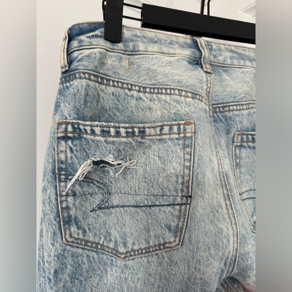 SOLD: AE Mom Jeans - Picture 9 of 14